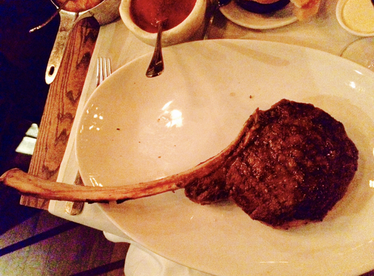 店員さんオススメの「Aged Rib Steak」は間違いなく美味しかった！